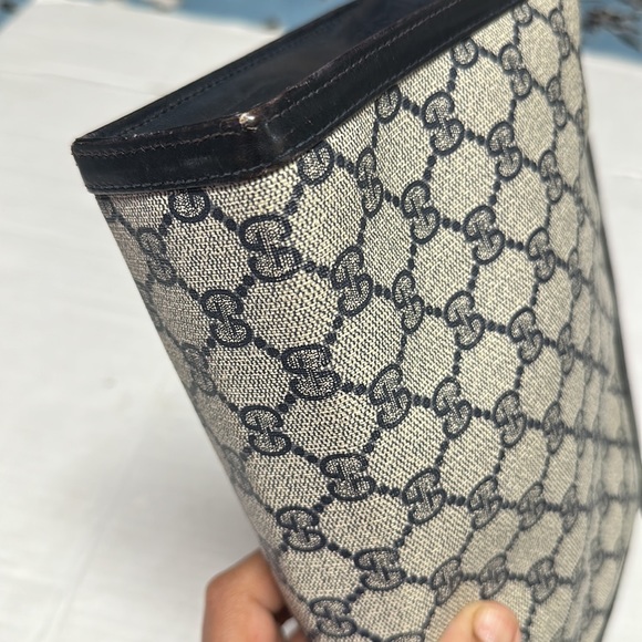 Vintage Gucci Clutch - Picture 7 of 14
